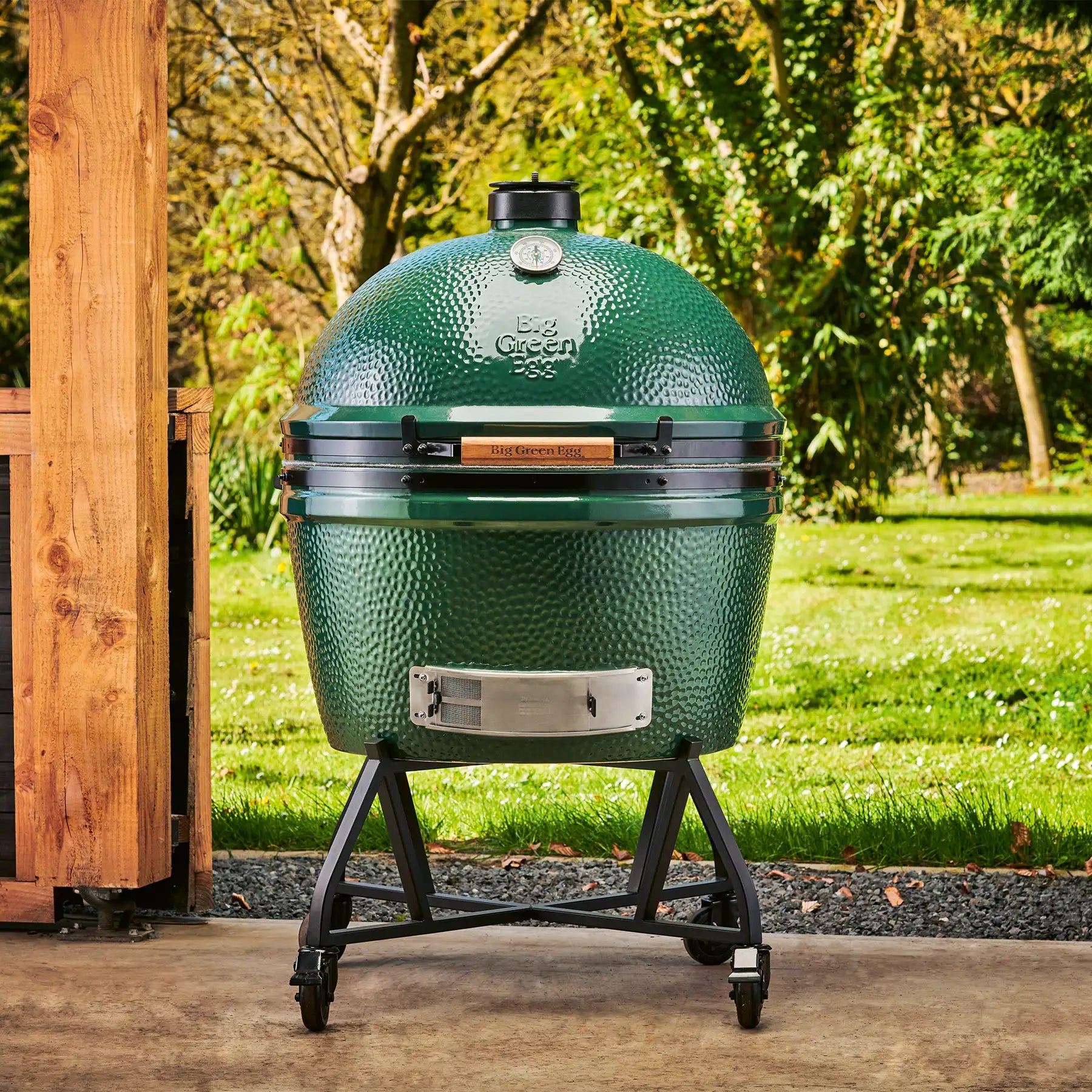 2XL Big Green Egg in trolley